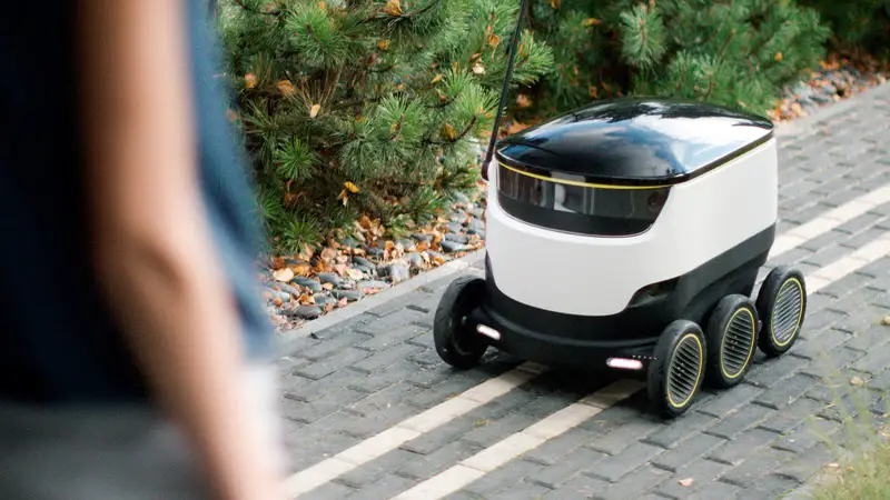 Technology Trends in the Courier Services Industry 2 delivery droids