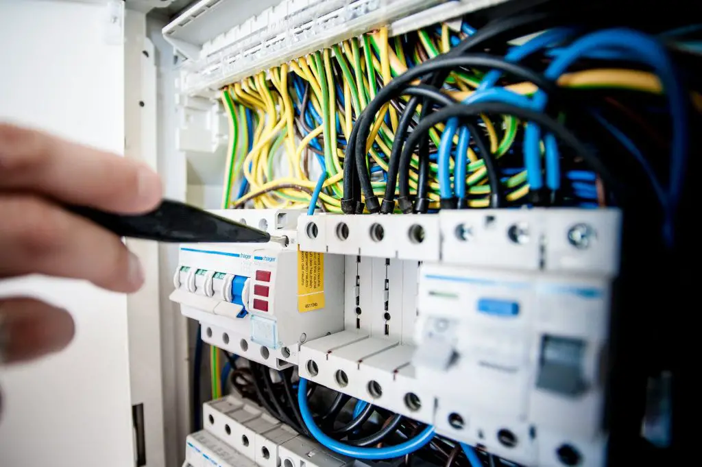 Server Management: How to Efficiently Monitor and Manage Your Servers 3 server management 03