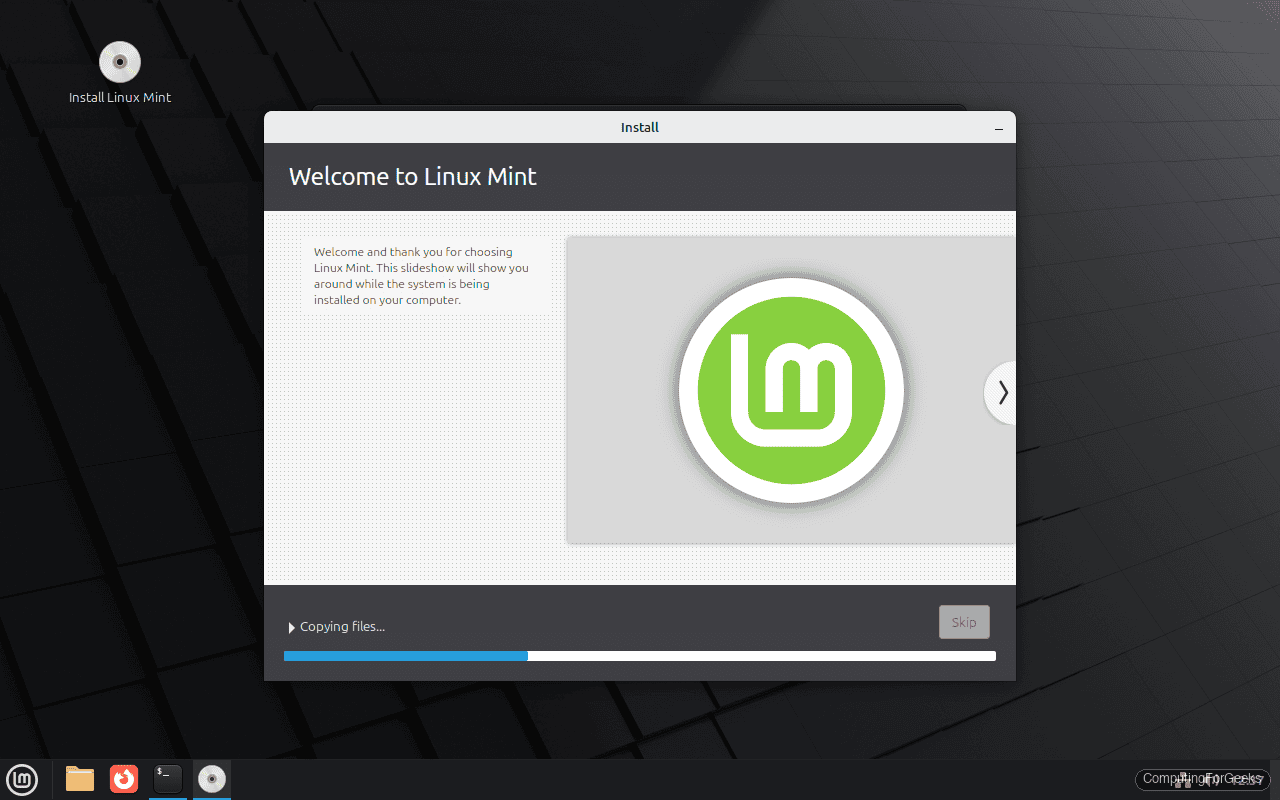 Linux Mint installation progress with Welcome slideshow